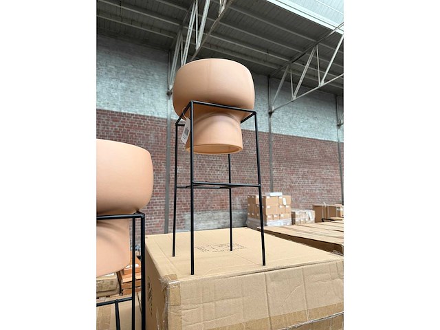 Bloempot in staander (28x) - afbeelding 5 van  6