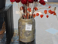 Bloempot met diverse decoratie hoogte 30 cm. - afbeelding 2 van  2