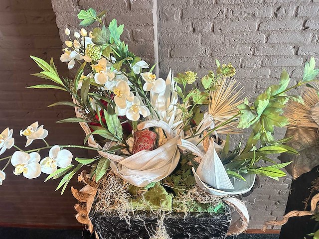 Bloempot met kunstbloemen (2x) - afbeelding 2 van  5