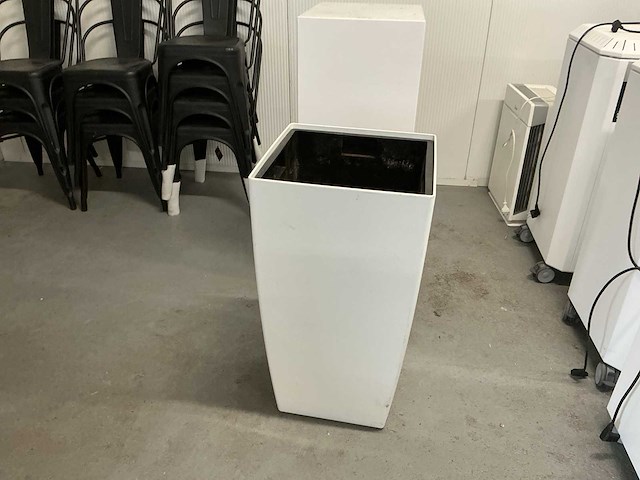Bloempot met zuil - afbeelding 2 van  4