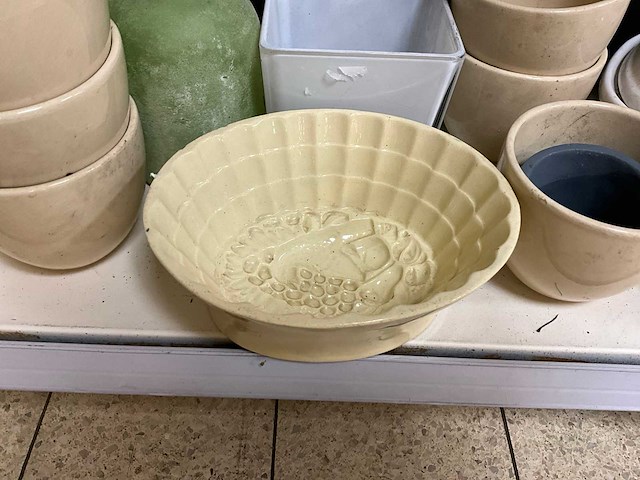 Bloempotten en puddingvormen - afbeelding 3 van  6