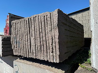 Blok graniet - voorraad natuursteen - afbeelding 1 van  1