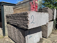 Blok graniet - voorraad natuursteen - afbeelding 1 van  1