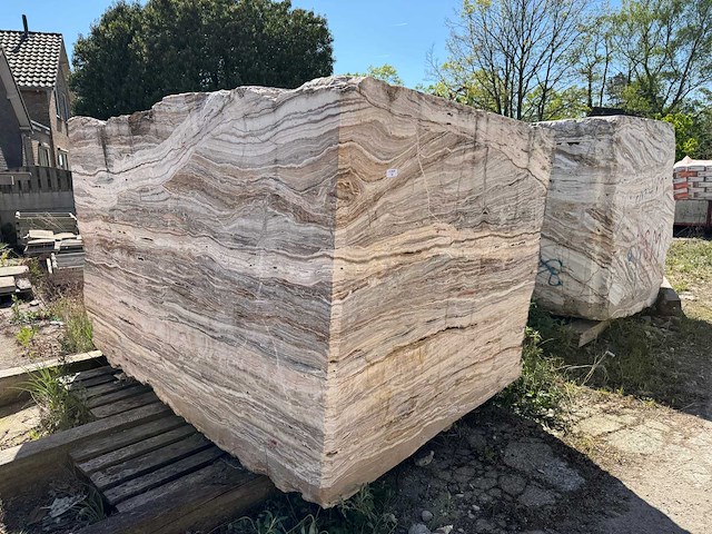 Blok marmer - voorraad natuursteen - afbeelding 1 van  2