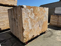 Blok marmer - voorraad natuursteen - afbeelding 1 van  2