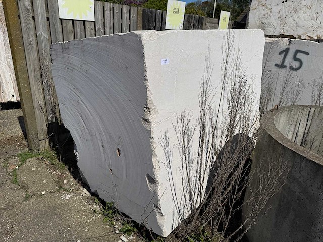 Blok marmer - voorraad natuursteen - afbeelding 1 van  2