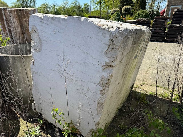 Blok marmer - voorraad natuursteen - afbeelding 2 van  2