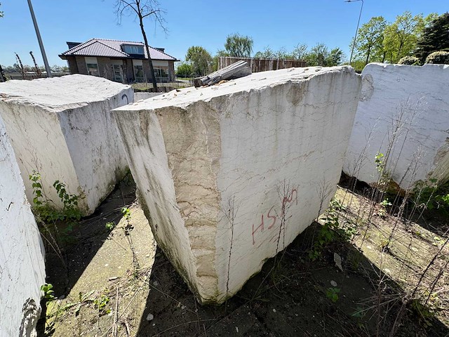 Blok marmer - voorraad natuursteen - afbeelding 2 van  2