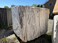 Blok marmer - voorraad natuursteen - afbeelding 2 van  2