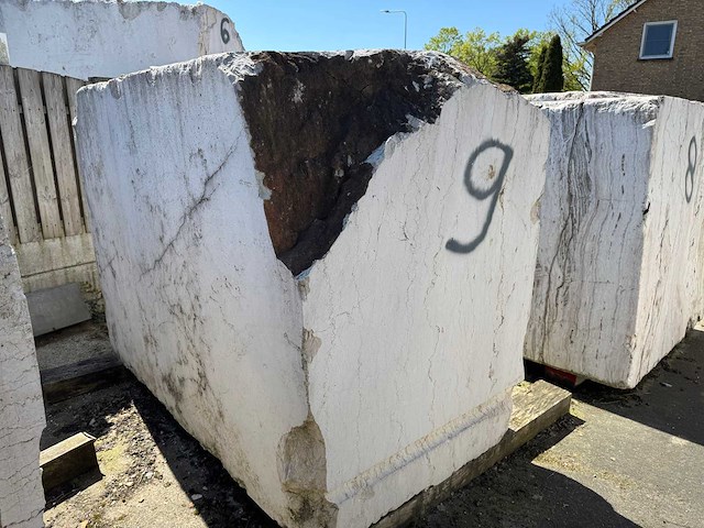Blok marmer - voorraad natuursteen - afbeelding 2 van  2