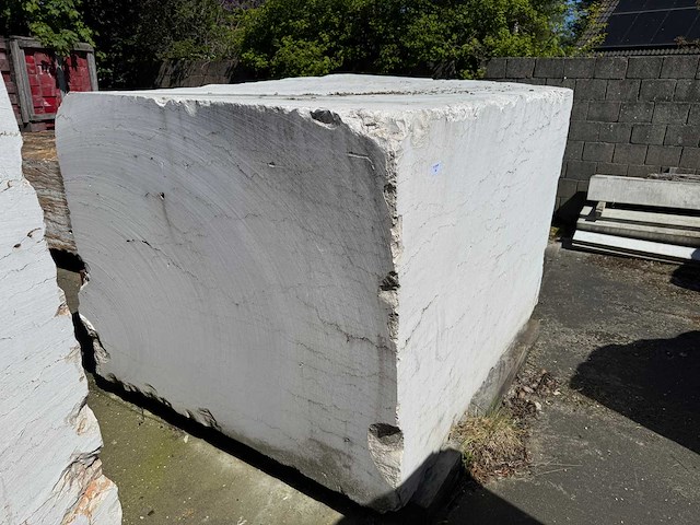 Blok marmer - voorraad natuursteen - afbeelding 2 van  2