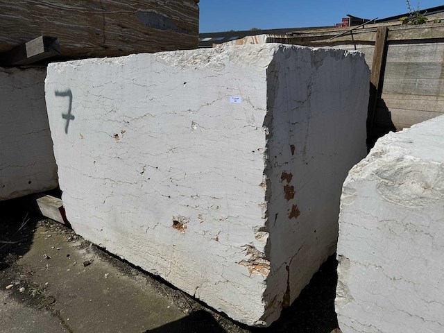Blok marmer - voorraad natuursteen - afbeelding 1 van  2