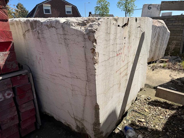 Blok marmer - voorraad natuursteen - afbeelding 2 van  2
