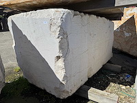 Blok marmer - voorraad natuursteen - afbeelding 1 van  2