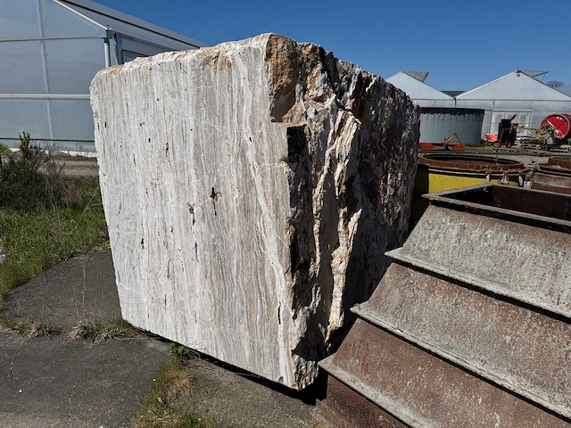 Blok marmer - voorraad natuursteen - afbeelding 2 van  2