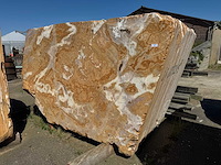 Blok marmer - voorraad natuursteen - afbeelding 1 van  2