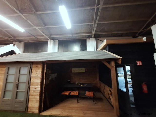 Blokhut (vuren) met veranda - 550x250cm - afbeelding 2 van  10