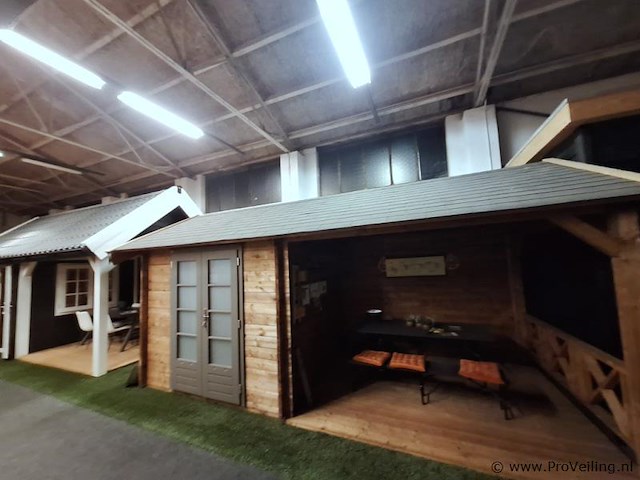 Blokhut (vuren) met veranda - 550x250cm - afbeelding 3 van  10