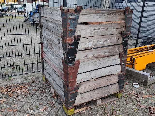 Blokpallet met palletranden - afbeelding 1 van  2
