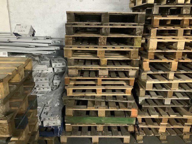 Blokpallets (13x) - afbeelding 1 van  2
