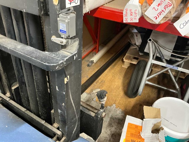 Blue giant - stapelaar met priem voor tapijtrollen - afbeelding 5 van  9