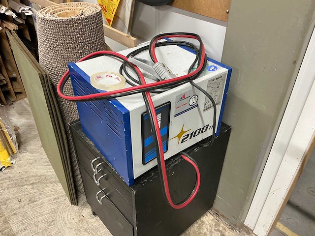 Blue giant - stapelaar met priem voor tapijtrollen - afbeelding 9 van  9