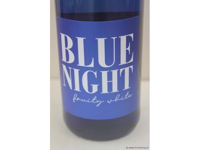 Blue nigt deutscher wein witte wijn - 75 cl - winkelverkoopprijs € 6.95 - afbeelding 2 van  3