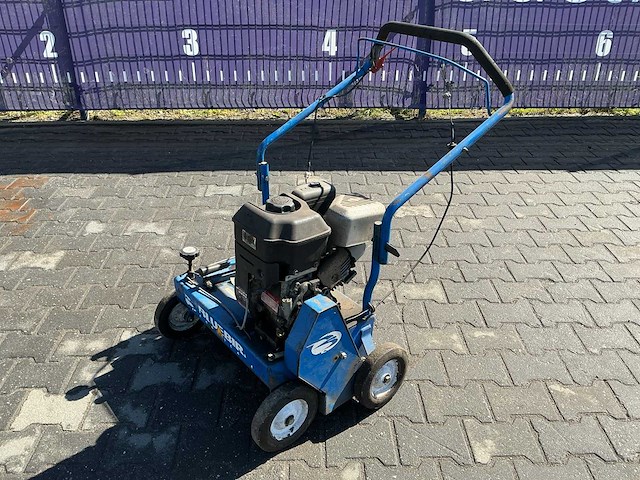 Bluebird c185bfc verticuteermachine - afbeelding 1 van  7