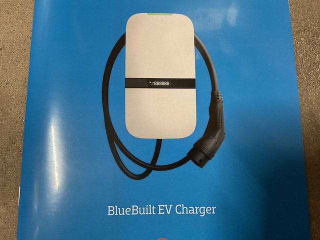 Bluebuilt 11kw wlac1-f11rpw0lmc000 laadpaal met 4.5m vaste kabel - afbeelding 1 van  7
