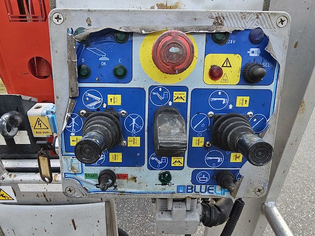 Bluelift - c22/11 - 22m werkhoogte - 10.8m horizontaal - knikarm/telescoop spinhoogwerker - afbeelding 23 van  24