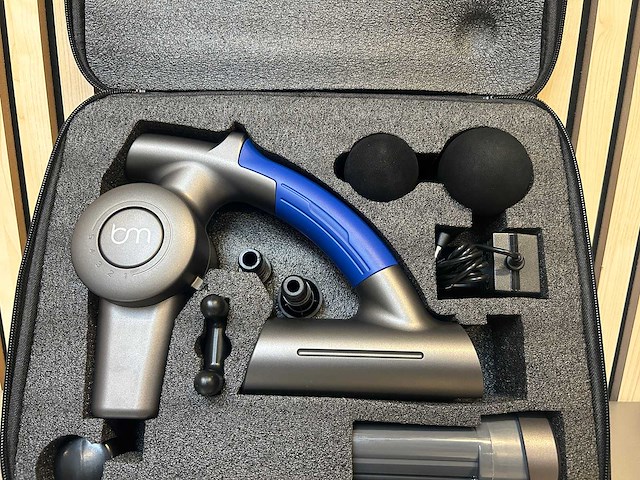 Bluemay - premium massage gun in koffer met opzetstukken (8x) - afbeelding 2 van  14