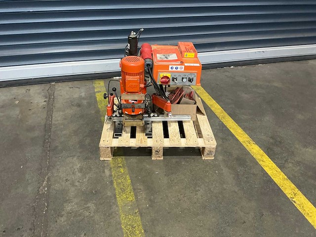 Blum - minipress msp - scharnierboormachine - afbeelding 7 van  13