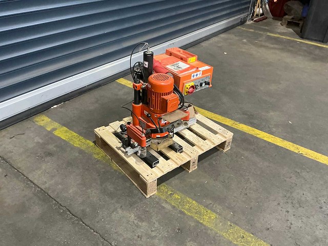 Blum - minipress msp - scharnierboormachine - afbeelding 8 van  13