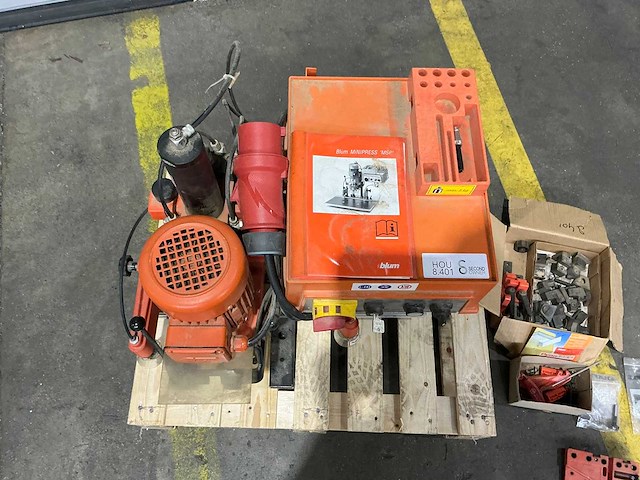 Blum - minipress msp - scharnierboormachine - afbeelding 10 van  13