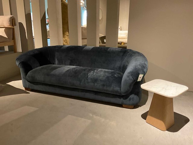 Blury sofa - afbeelding 5 van  12