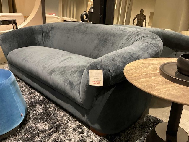 Blury sofa - afbeelding 3 van  13