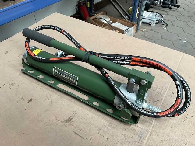 Bmi hydraulische handpomp - afbeelding 1 van  4