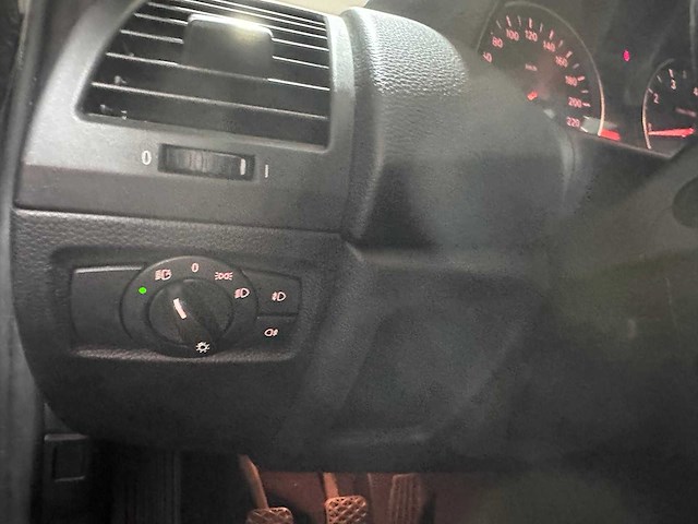 Bmw - 1-serie - 116i - jn-093-p- 2008 - afbeelding 4 van  7