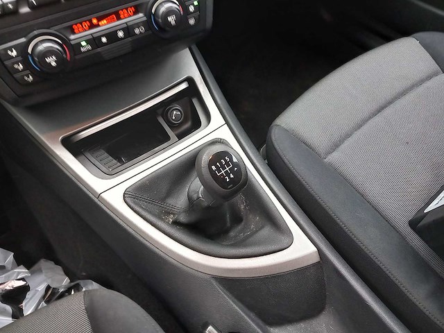 Bmw - 1-serie - 116i - personenauto - afbeelding 2 van  14