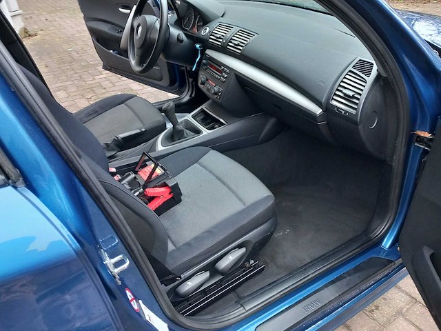 Bmw - 1-serie - 116i - personenauto - afbeelding 5 van  14