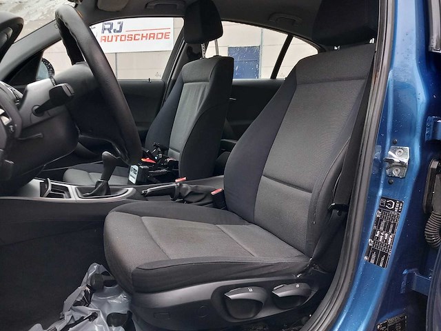 Bmw - 1-serie - 116i - personenauto - afbeelding 10 van  14