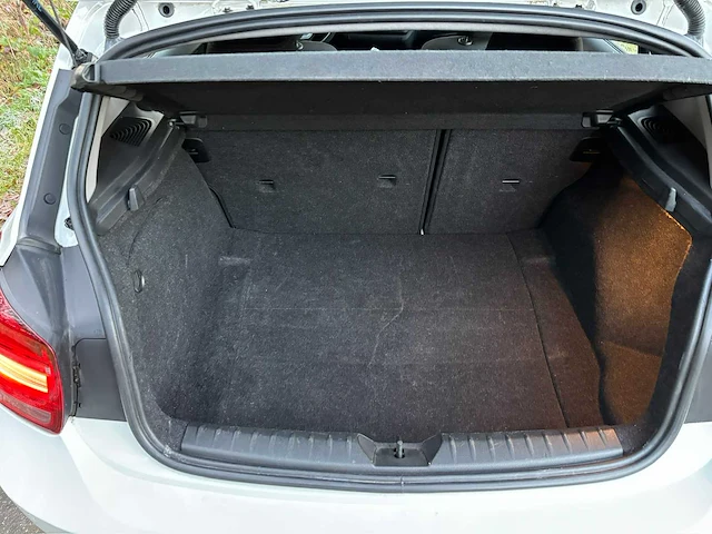 Bmw - 1-serie - 116i business+ - 2012 - 63-tjb-7 - personenauto - afbeelding 4 van  26