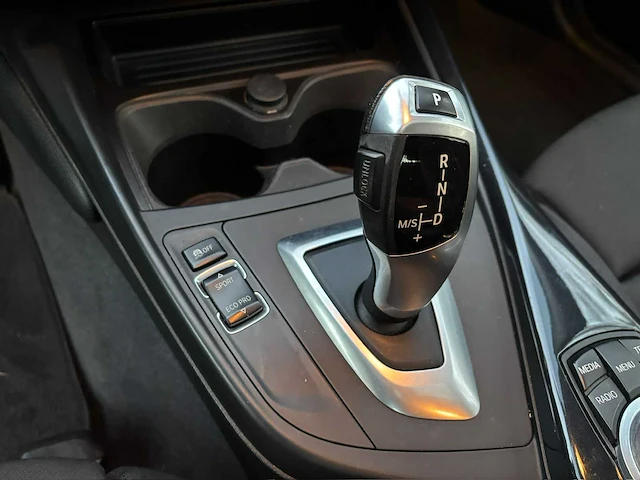 Bmw - 1-serie - 116i business+ - 2012 - 63-tjb-7 - personenauto - afbeelding 13 van  26