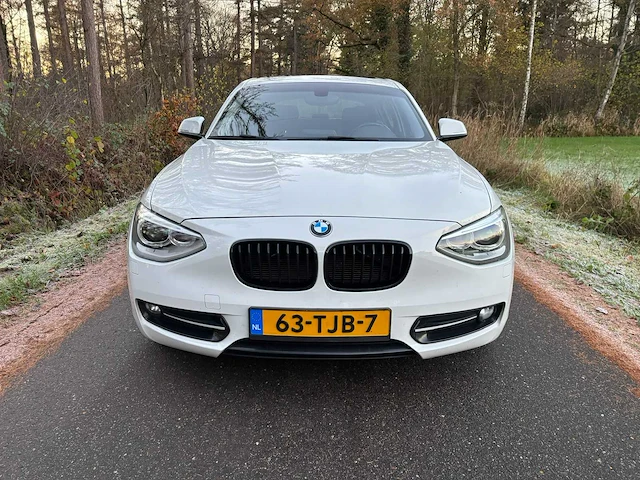 Bmw - 1-serie - 116i business+ - 2012 - 63-tjb-7 - personenauto - afbeelding 20 van  26