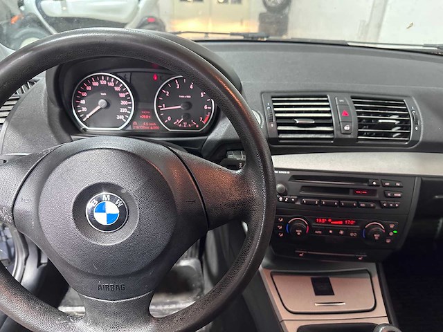 Bmw - 1-serie - 116i executive - j-590-st - afbeelding 2 van  21