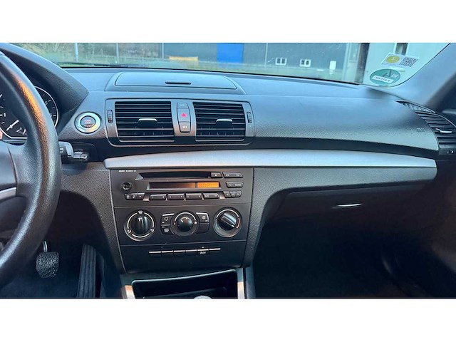 Bmw - 1-serie - 116i high executive - personenauto - afbeelding 10 van  18