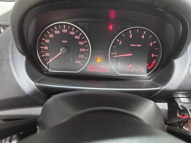 Bmw - 1-serie - 118i - gg-401-f- 2008 - afbeelding 17 van  18