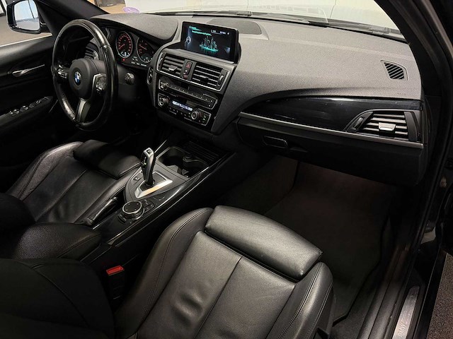 Bmw - 1-serie - 118i cent high exe 2016 jp-650-f iaw - afbeelding 9 van  24