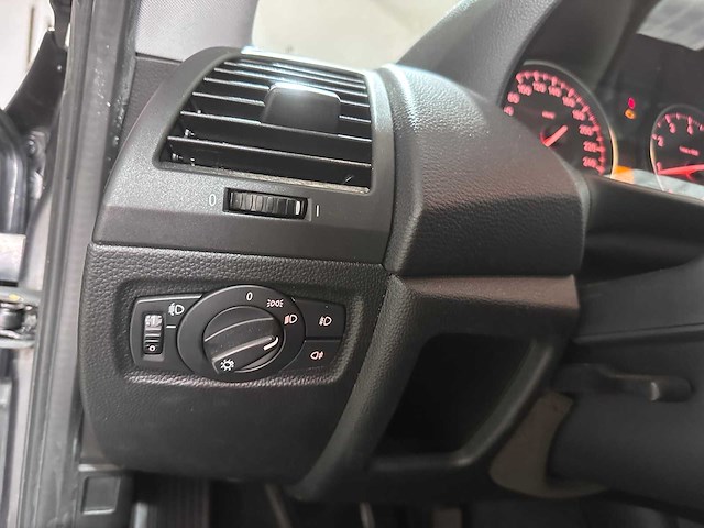 Bmw - 1-serie - 120i - t-106-kt- 2009 - afbeelding 3 van  11