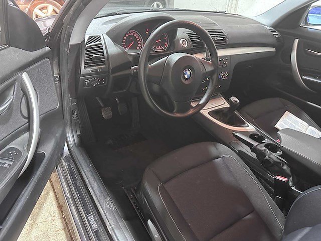 Bmw - 1-serie - 120i - t-106-kt- 2009 - afbeelding 9 van  11